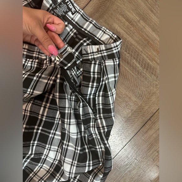 Hot Topic Black/White Plaid Schoolgirl Skirt size XL - Picture 8 of 15